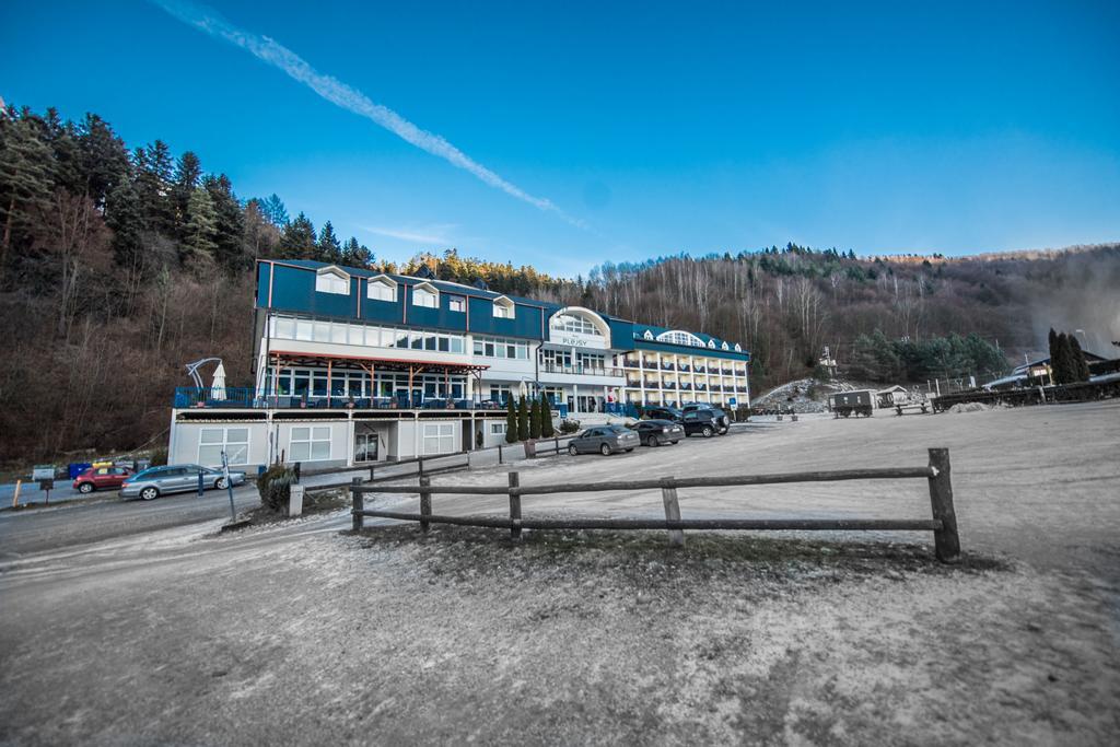 Plejsy Hotel Krompachy Bagian luar foto