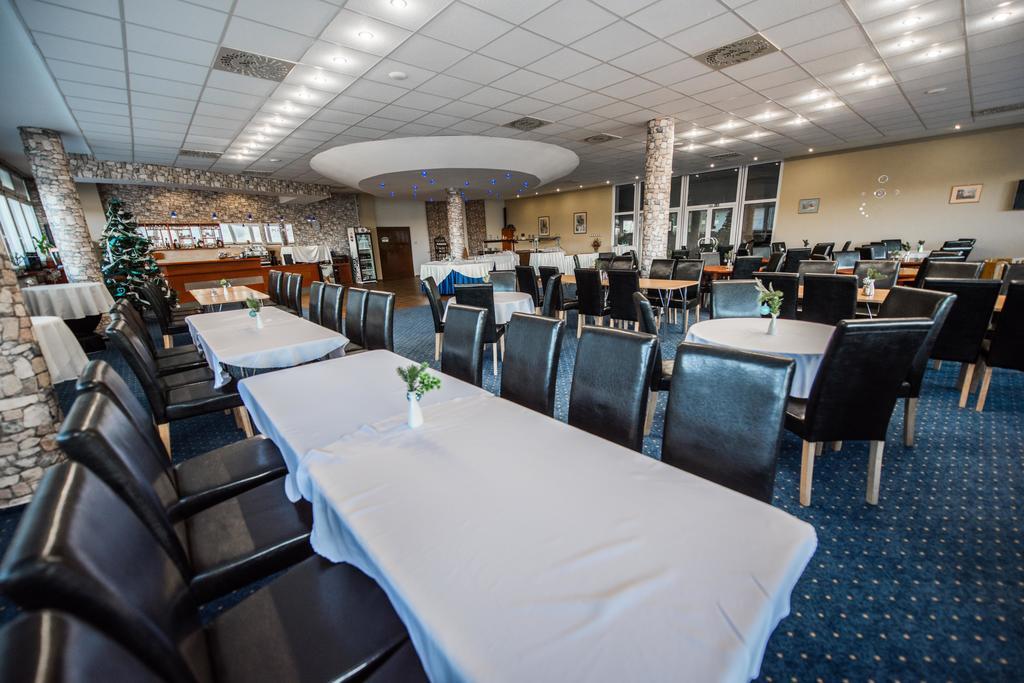 Plejsy Hotel Krompachy Bagian luar foto