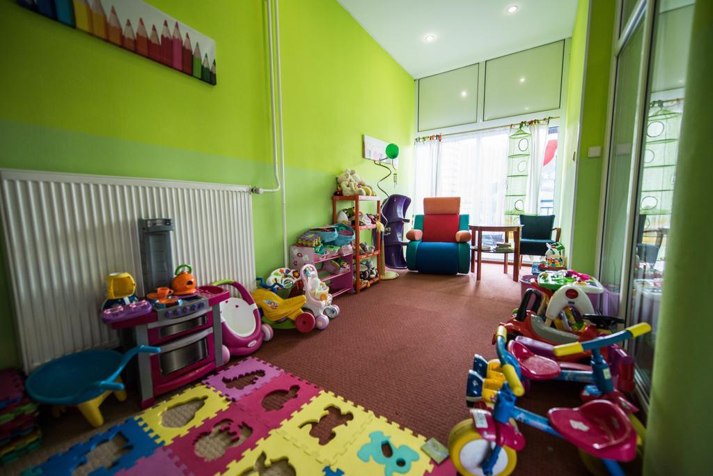 Plejsy Hotel Krompachy Bagian luar foto