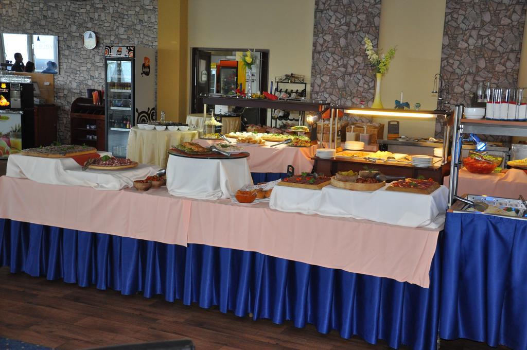 Plejsy Hotel Krompachy Bagian luar foto