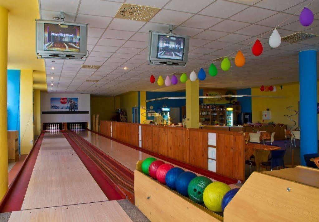 Plejsy Hotel Krompachy Bagian luar foto